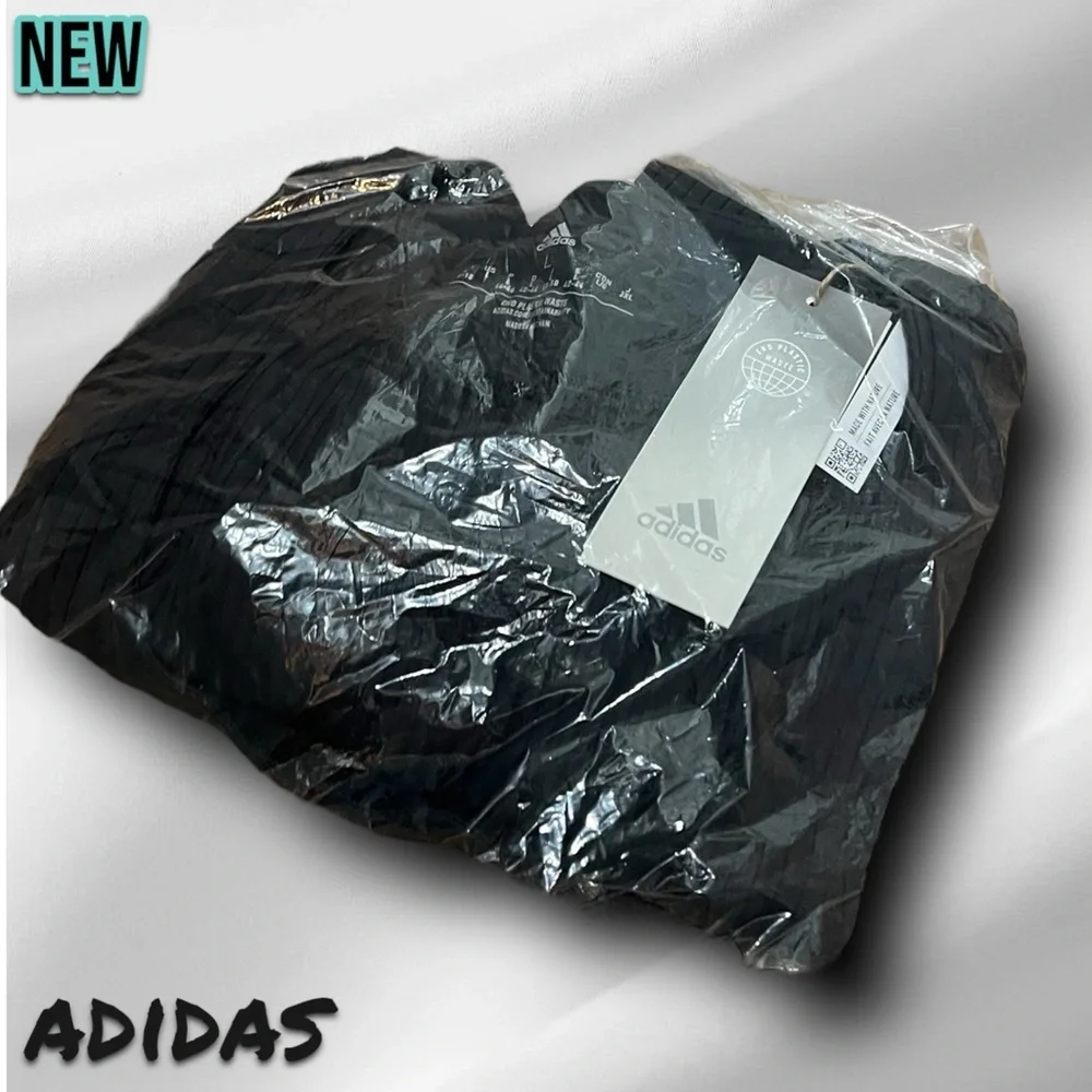 🔴New NWT adidas Women’s Studio Rib Long Sleeve Crop op Carbon - Large - Picture 7 of 7